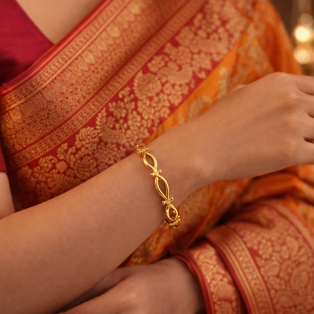 Eterna Loop Gold Bracelet
