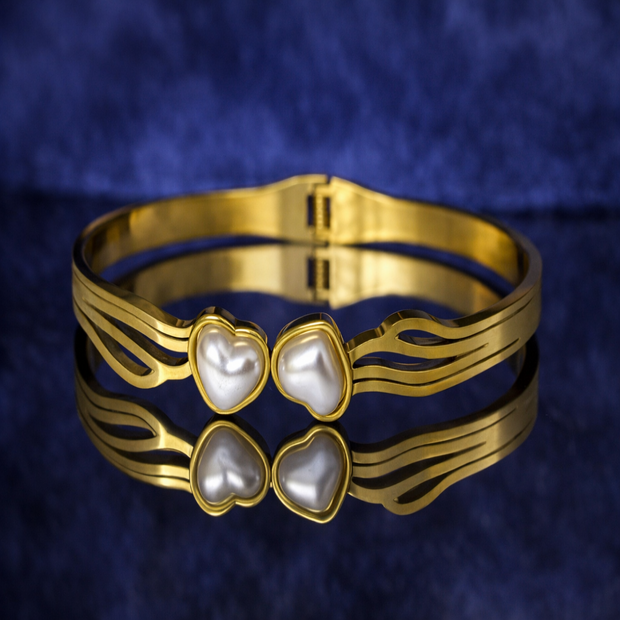 Amora Pearl Heart Bracelet
