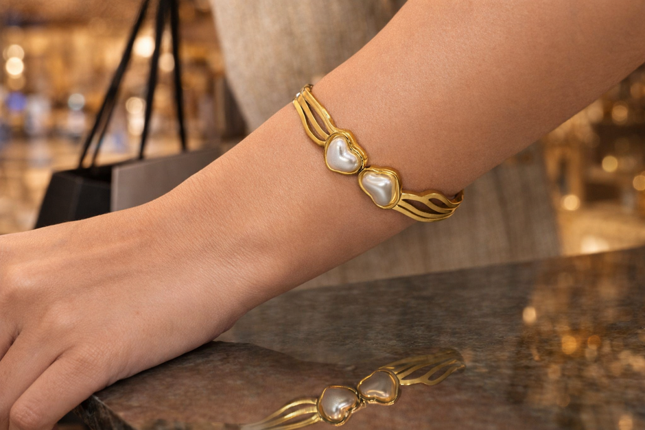Amora Pearl Heart Bracelet