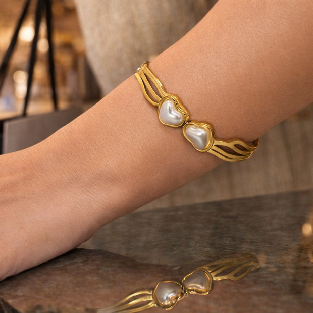 Amora Pearl Heart Bracelet