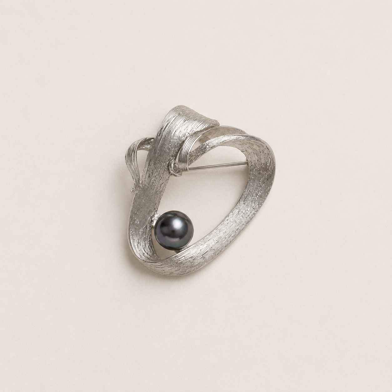 Silver Wire Heart with Pearl Brooch