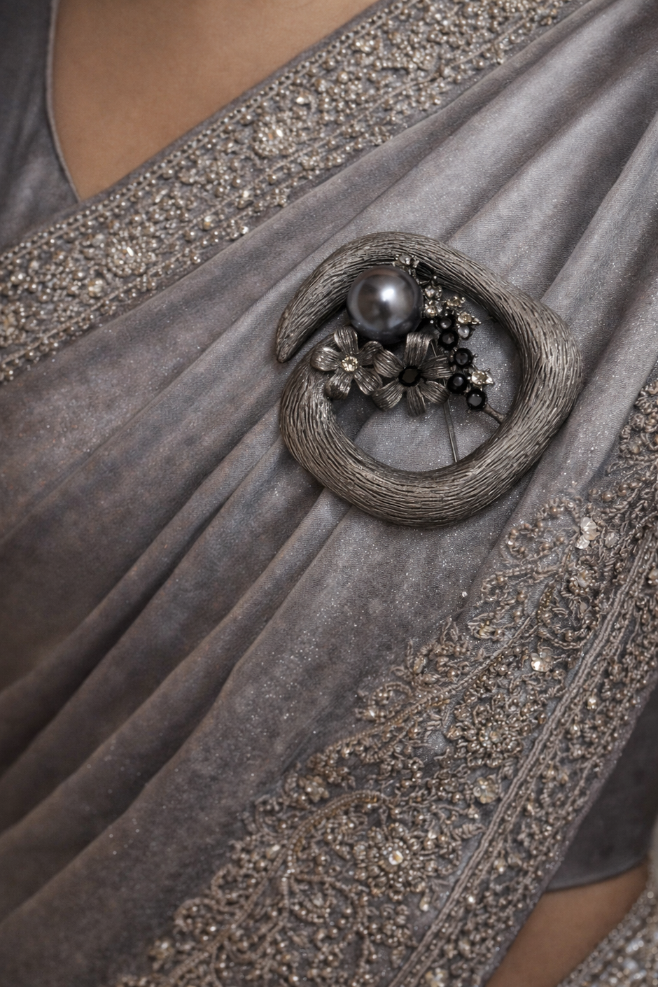 Midnight Bloom Brooch – Zevrra Luxe Edition