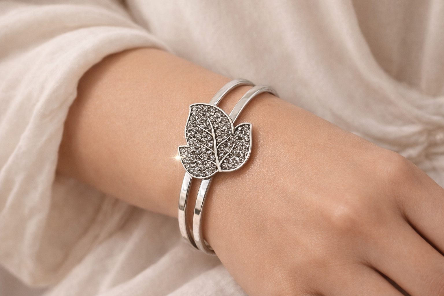Eterna Leaf Anti‑Tarnish Bracelet