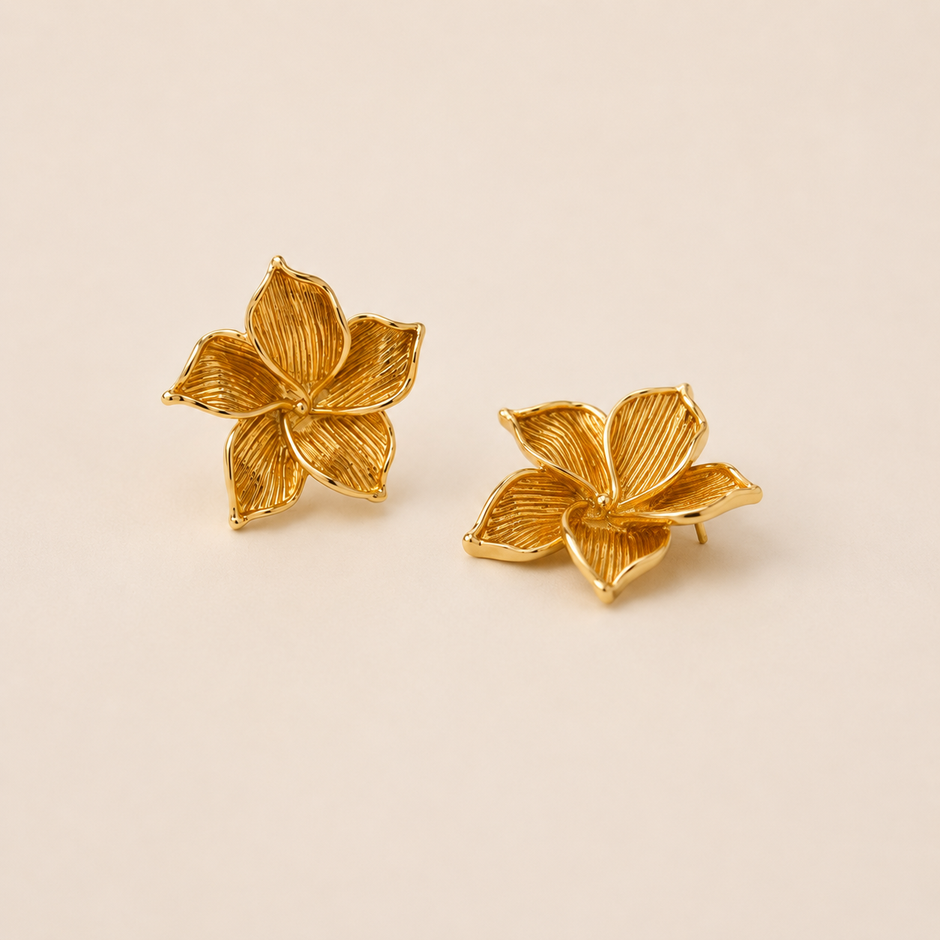 Sunlit Magnolia Studs