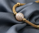 Pearl Curve Necklace