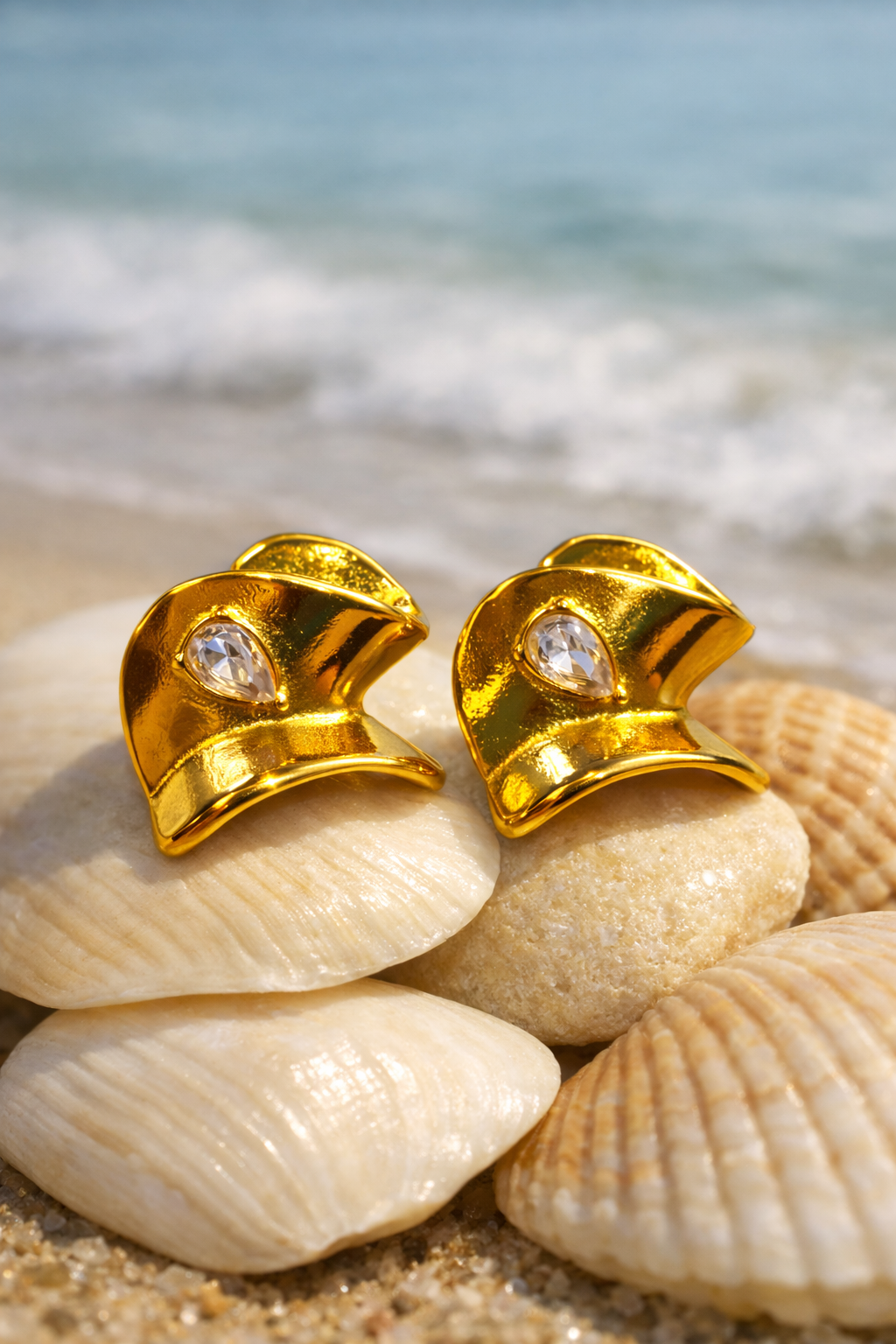 Golden twist Glow Earring
