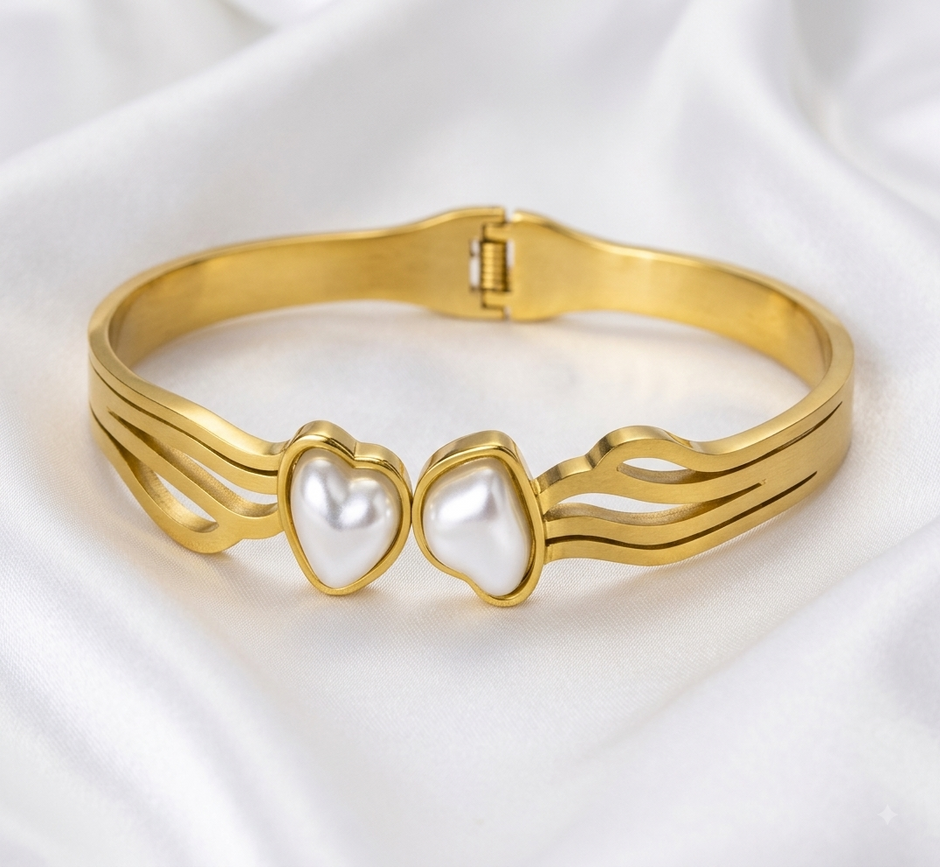 Amora Pearl Heart Bracelet