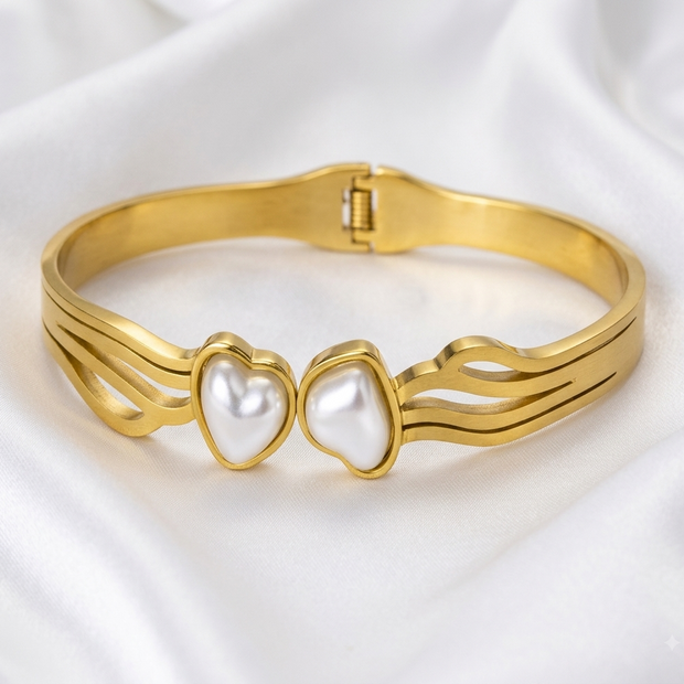 Amora Pearl Heart Bracelet