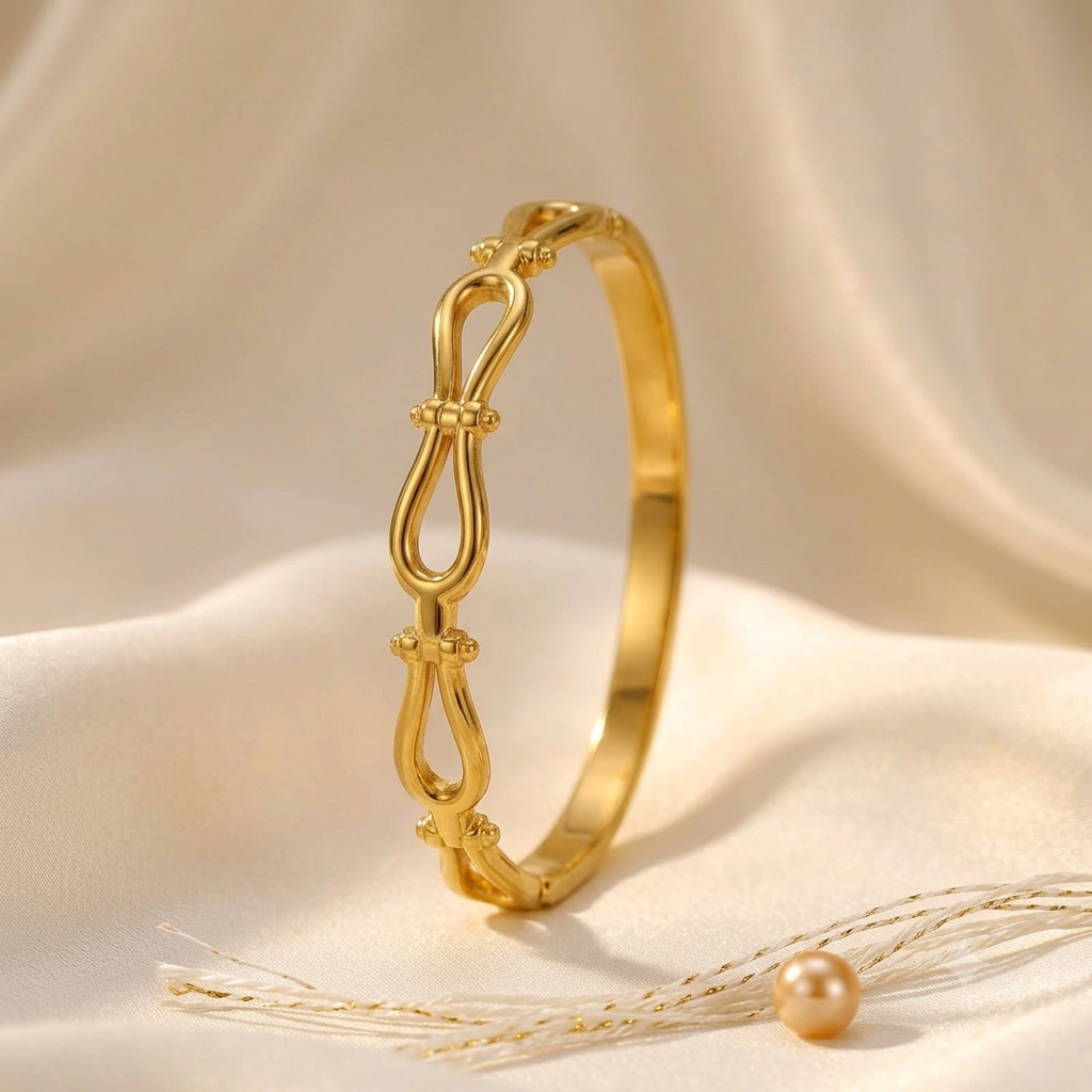 Eterna Loop Gold Bracelet