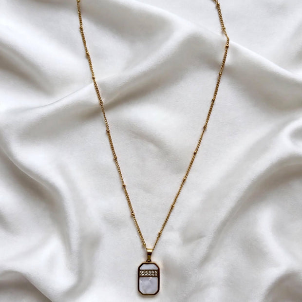 Lustra Diamond Gold chain and pendant