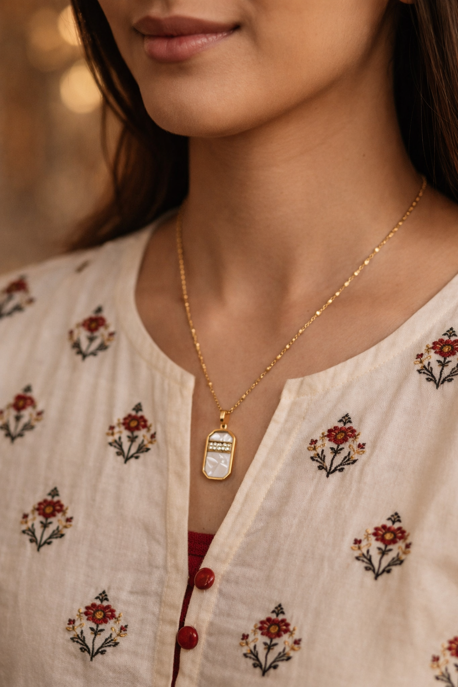 Lustra Diamond Gold chain and pendant